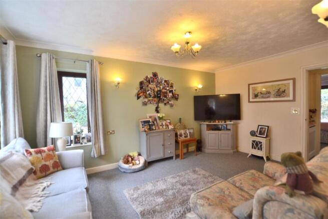 Living Room 1.JPG