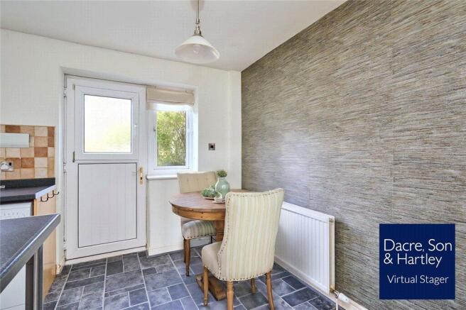 3 bed Semi-Detached for sale Image 8