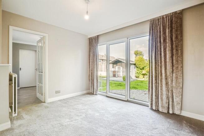 3 bed Semi-Detached for sale Image 6