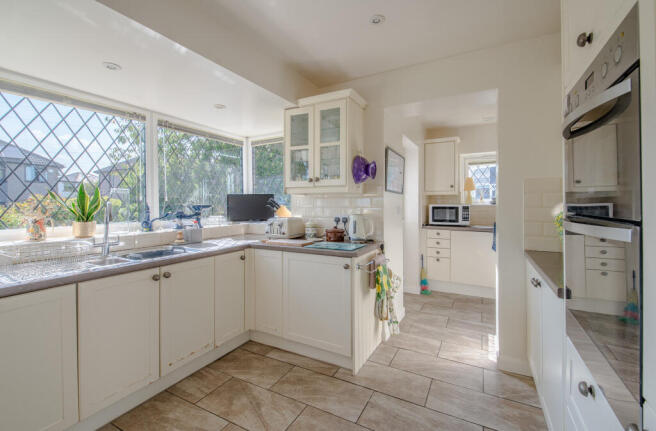 2 bed Semi-Detached for sale Image 8