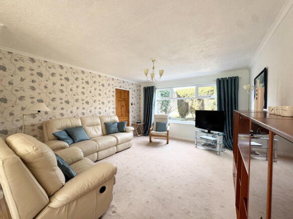 Oakfield Avenue, Markfield, LE67 9WG photo 3