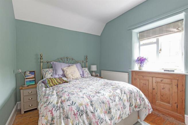 Bedroom 1-1.jpg