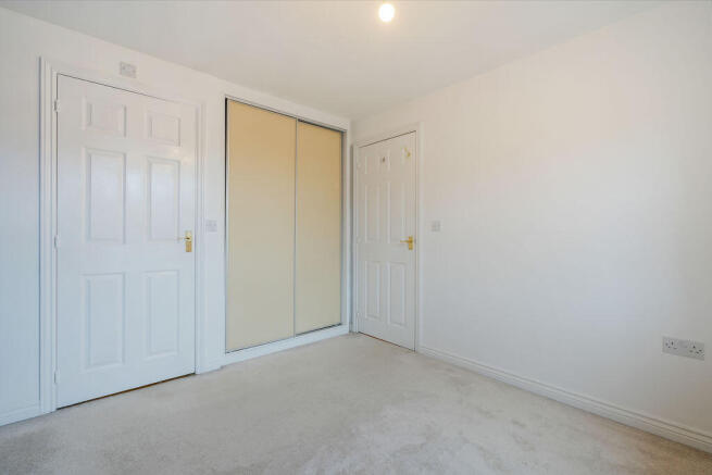 3 bed Terraced to rent Image 5
