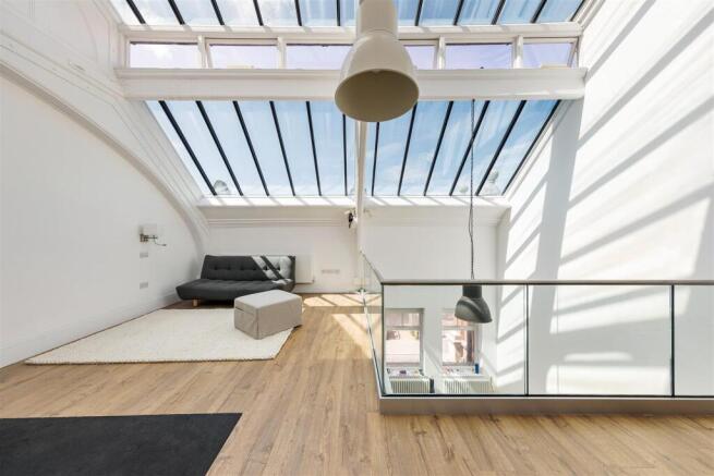 Adelaide Road, E10