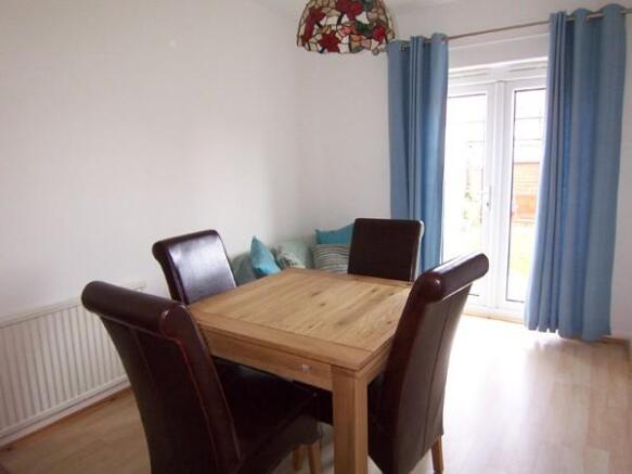 Bedroom/ Dining Room