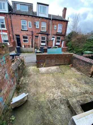 4 bed Terraced to rent Image 8