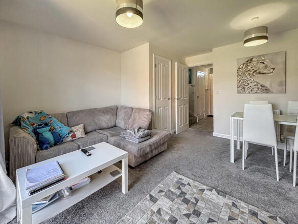 Living room/Dinin...