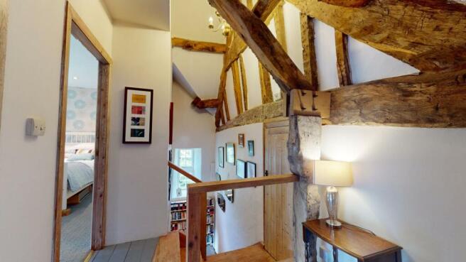 FIRST FLOOR LANDING