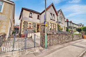 280 Westward Ho, High Street, Blackwood NP12 2BN