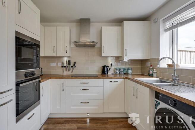 3 bed Semi-Detached for sale Image 4