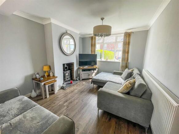 Lounge/ Dining Room