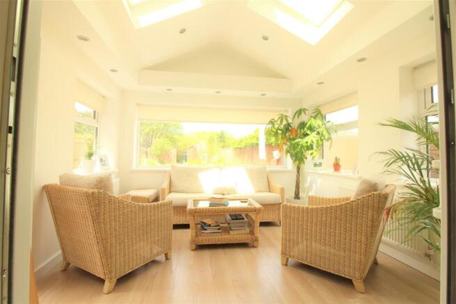 GARDEN ROOM