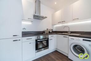 Flat 13, 56 Park Crescent, Park Street, Luton LU1 3FU