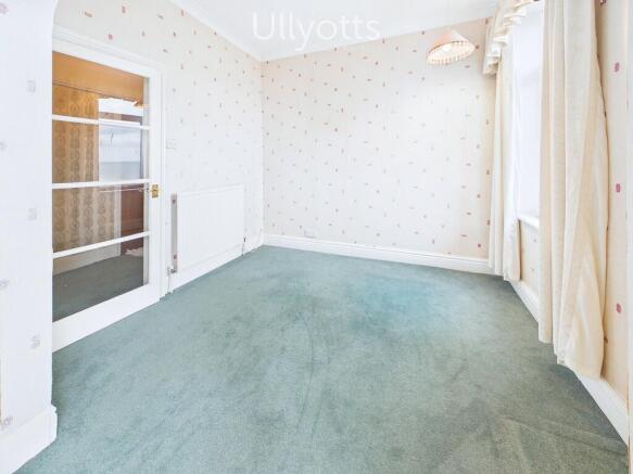 2 bed Flat for sale Image 5