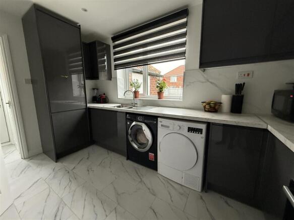 2 bed Semi-Detached for sale Image 6