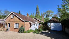 Kedua, Oving Road, Aylesbury HP22 4ER