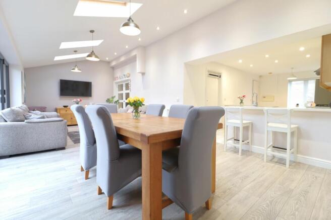DINING/SITTING/GARDEN ROOM