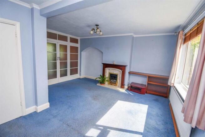 Lounge/ dining room