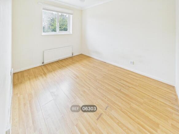 3 bed Terraced to rent Image 9
