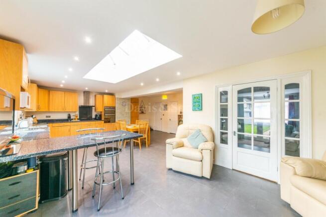 Kitchen/Dining Room/Snug