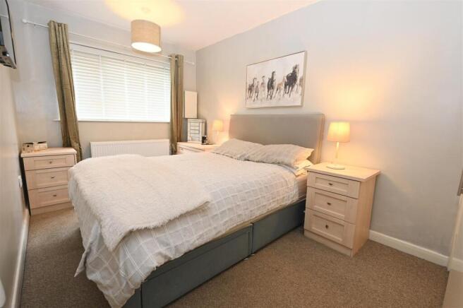 4 bed Detached Bungalow for sale Image 12