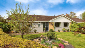 17, Holman Close, Glastonbury BA6 9BN