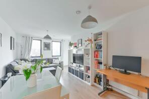 4, 28 Genoa Court, Ascalon Street, London SW8 4AD