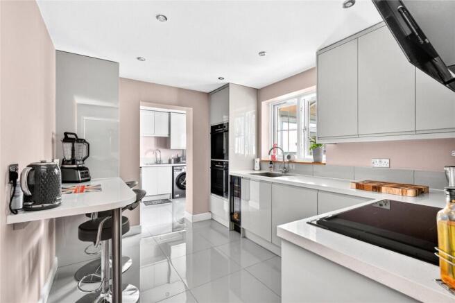 Surrey Court, Warfield, Bracknell, RG42 photo 4