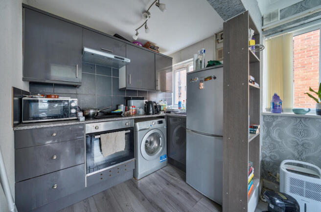 1388091-15-693bdf...