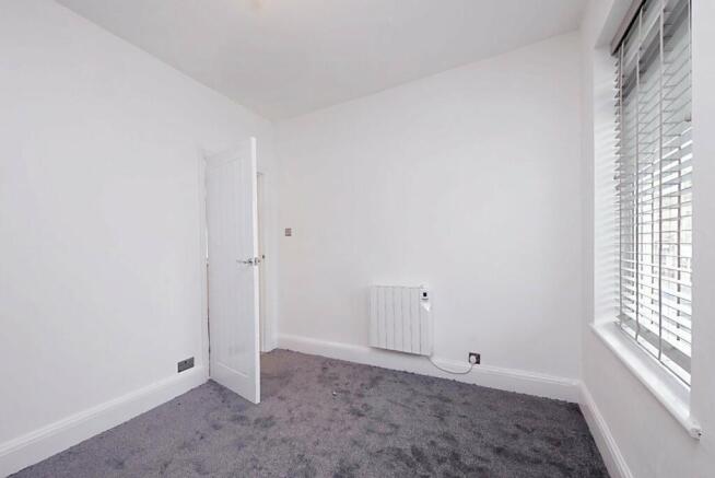 1 bed Apartment to rent Image 6