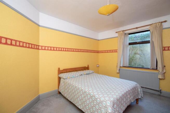 Bed 2.jpg