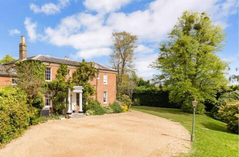 Middle Hill, Englefield Green, TW20