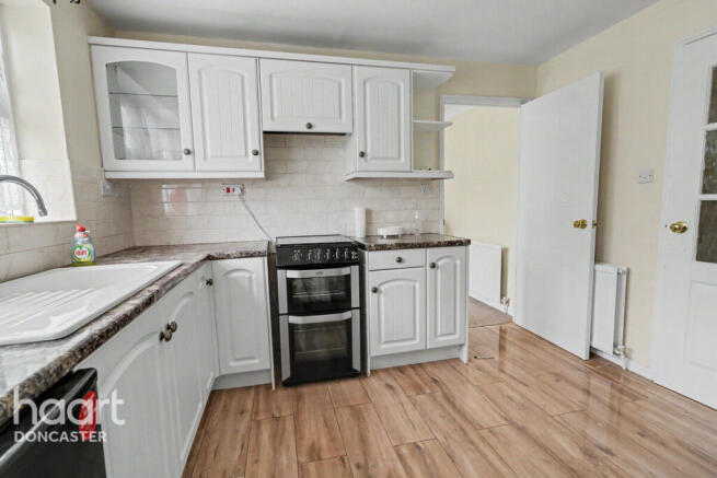 4 bed Detached for sale Image 10