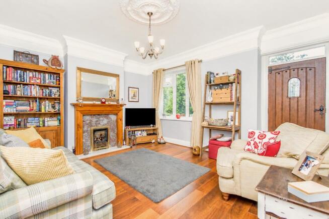 4 bed Semi-Detached for sale Image 5