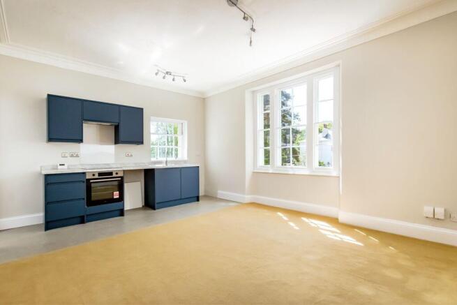 Kitchen/dining/living area