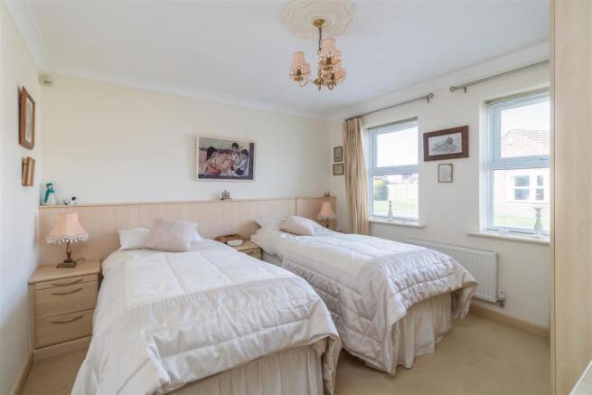 Bay Crescent 16-Bedroom 2 A.jpg