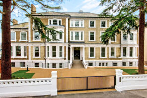 Flat 19, 15 Longwood House, Langley Road, Surbiton KT6 6BA