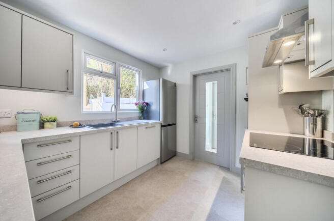 1361272-25-68dbe6...