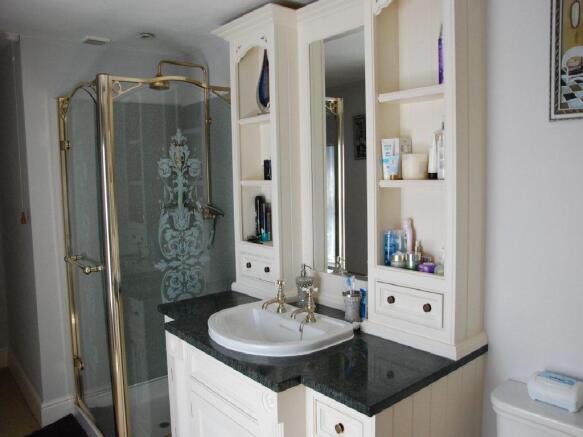 ENSUITE
