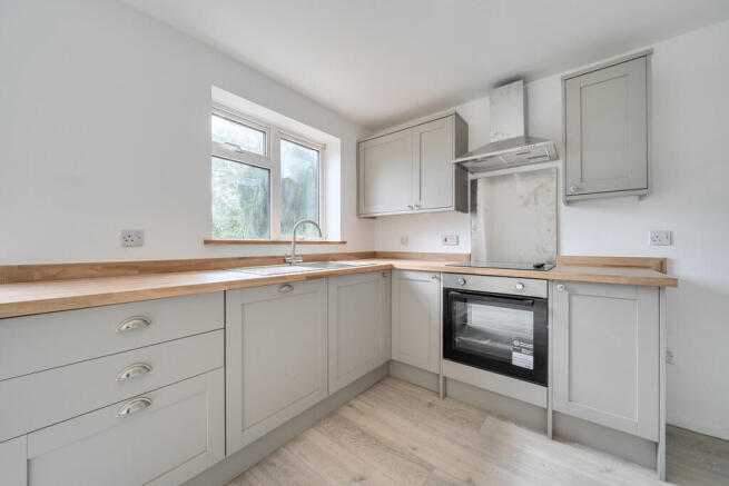 Low Fold Close, Worcester, WR2 5 photo 4