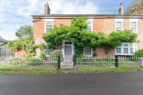 Salisbury Road, Ringwood, BH24