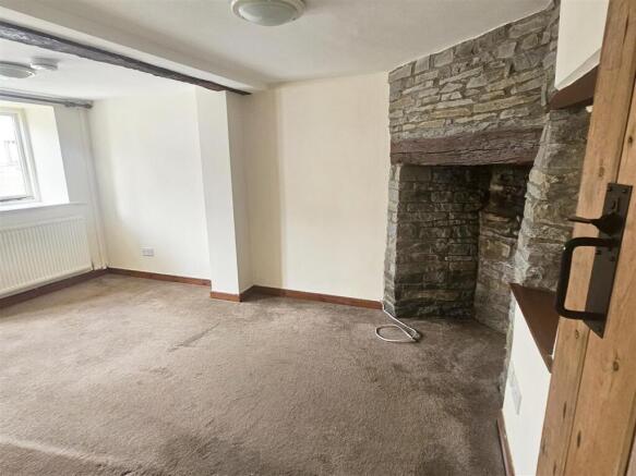 Living room 1.jpg