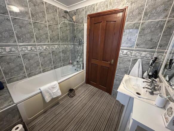 3 bed Detached Bungalow for sale Image 8