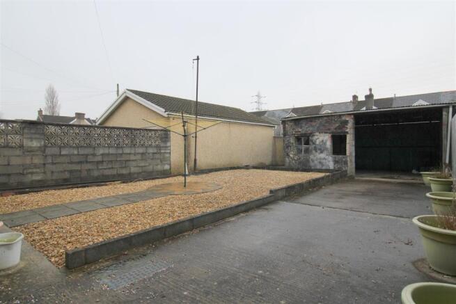 Different angle of rear garden
