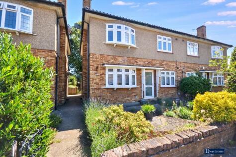 Chalforde Gardens, Gidea Park, Romford, RM2