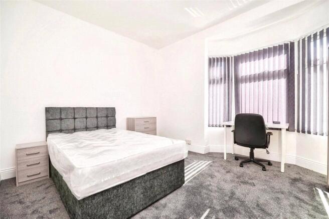 3 bed House to rent Image 6