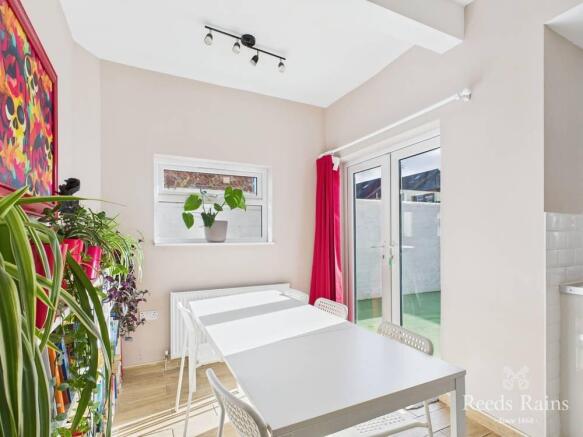 4 bed Terraced for sale Image 8