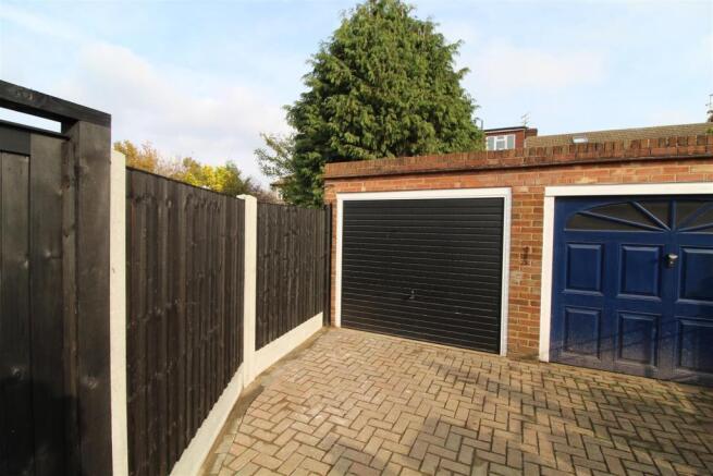 Garage/Parking