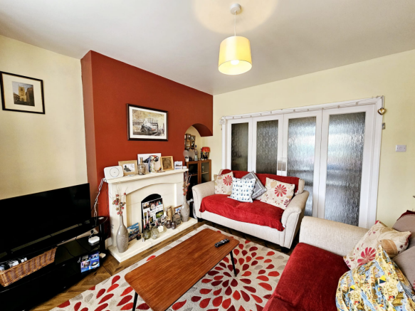 4 bed Semi-Detached for sale Image 5