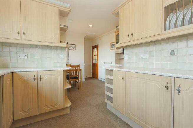 2 bed House for sale Image 7